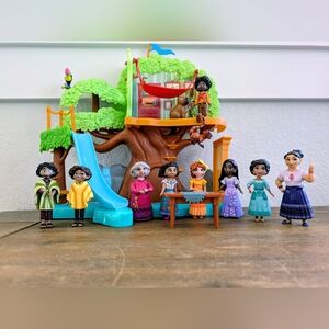 Disney’s Encanto Antonio's Tree House and Madrigal family dolls